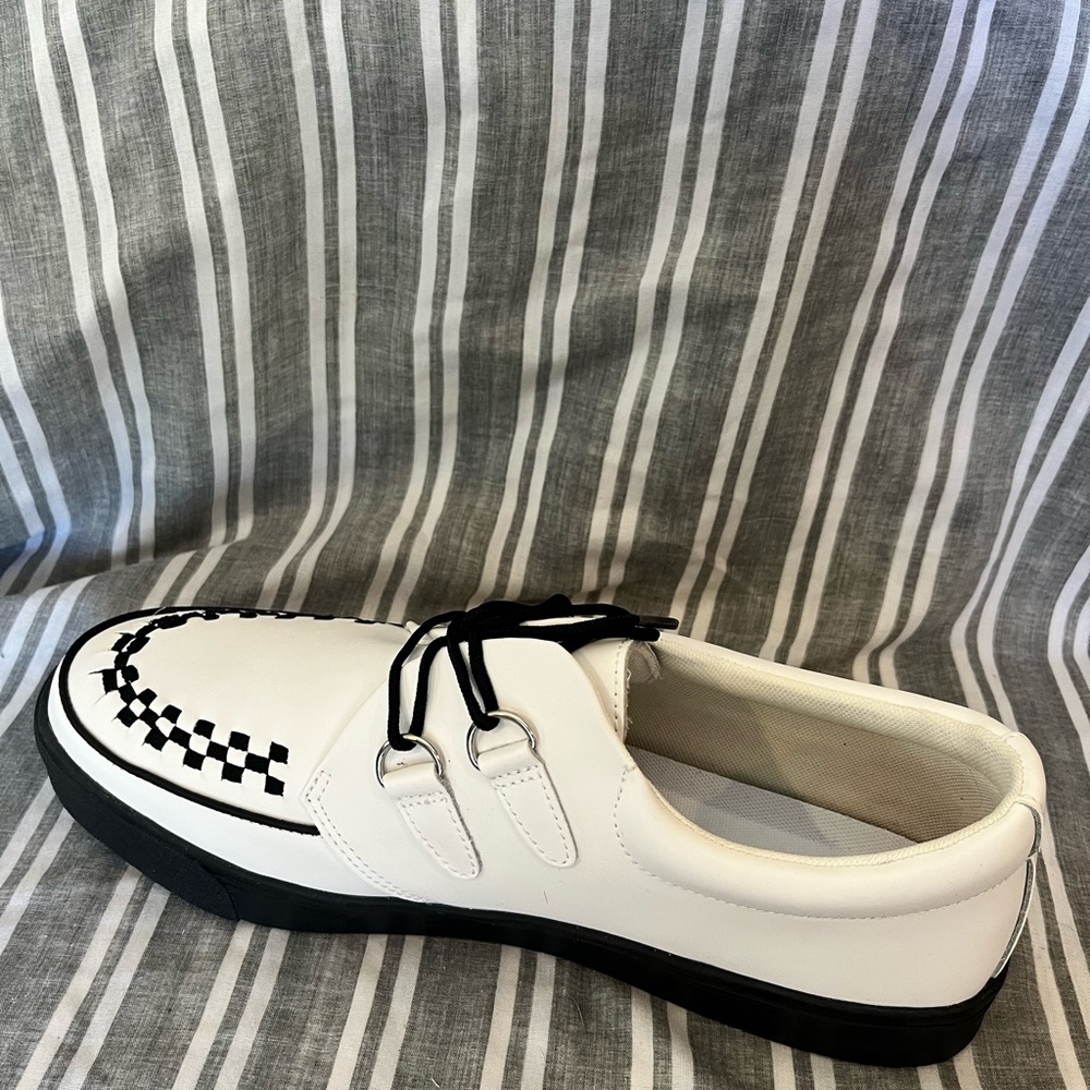 T.U.K. Cleepa White Leather - Picture 3 of 3